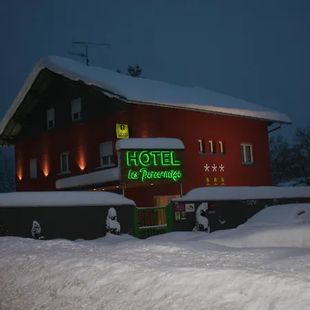 Logis & Restaurant Les Perce-neige מלון