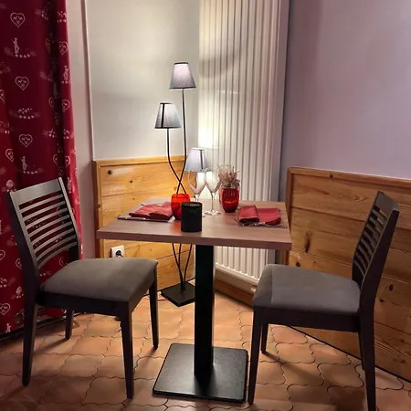 Logis & Restaurant Les Perce-neige Bonnétage
