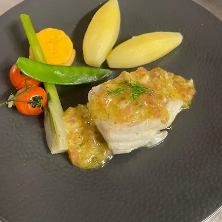 Logis & Restaurant Les Perce-neige מלון Bonnétage