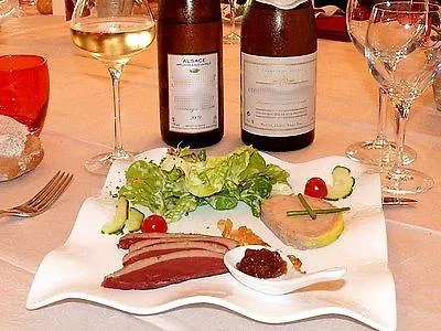 מלון Logis & Restaurant Les Perce-neige Bonnétage